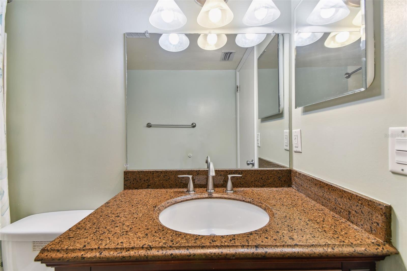 Image 20 of 42 For 211 Somerset Cirle N