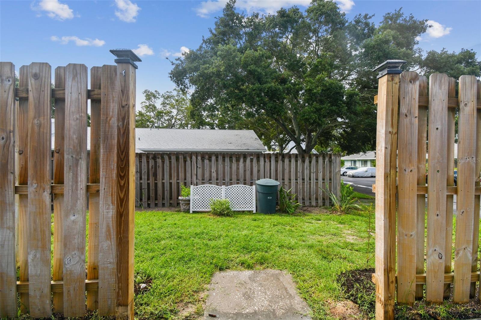 Image 29 of 42 For 211 Somerset Cirle N