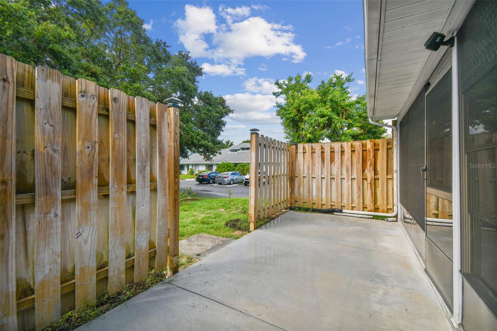 Image 32 of 42 For 211 Somerset Cirle N