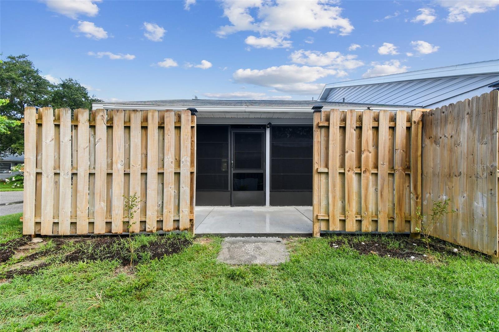 Image 33 of 42 For 211 Somerset Cirle N