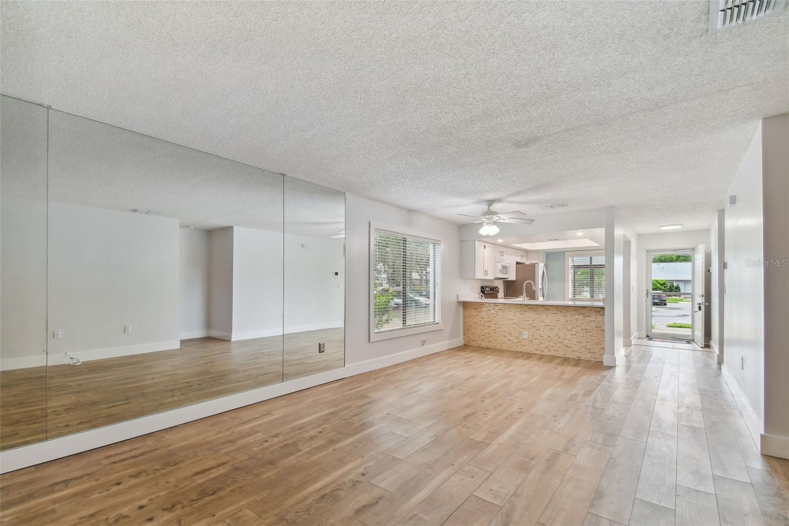 Image 9 of 42 For 211 Somerset Cirle N