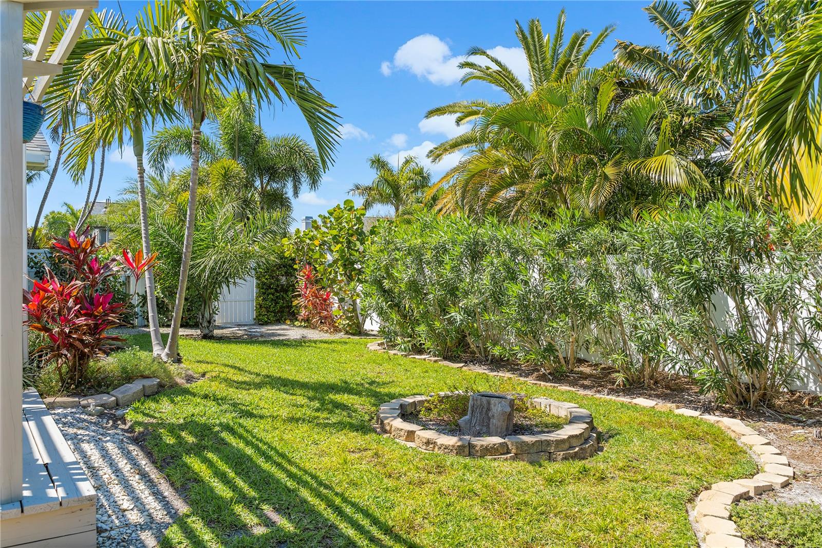 Listing photo id 57 for 725 Monte Cristo Boulevard