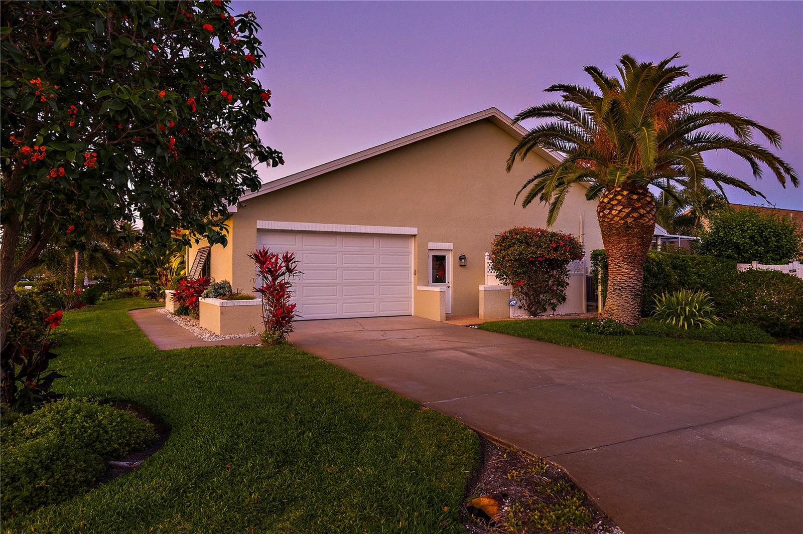 Listing photo id 63 for 725 Monte Cristo Boulevard