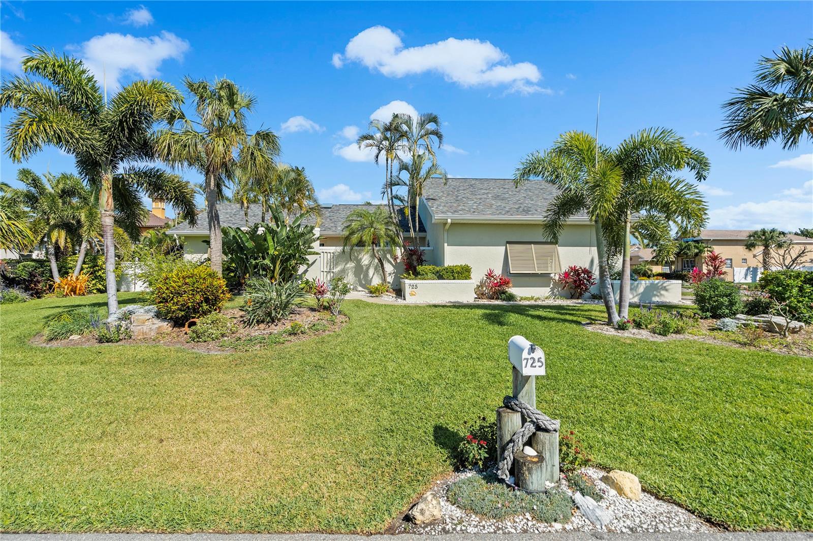 Listing photo id 64 for 725 Monte Cristo Boulevard