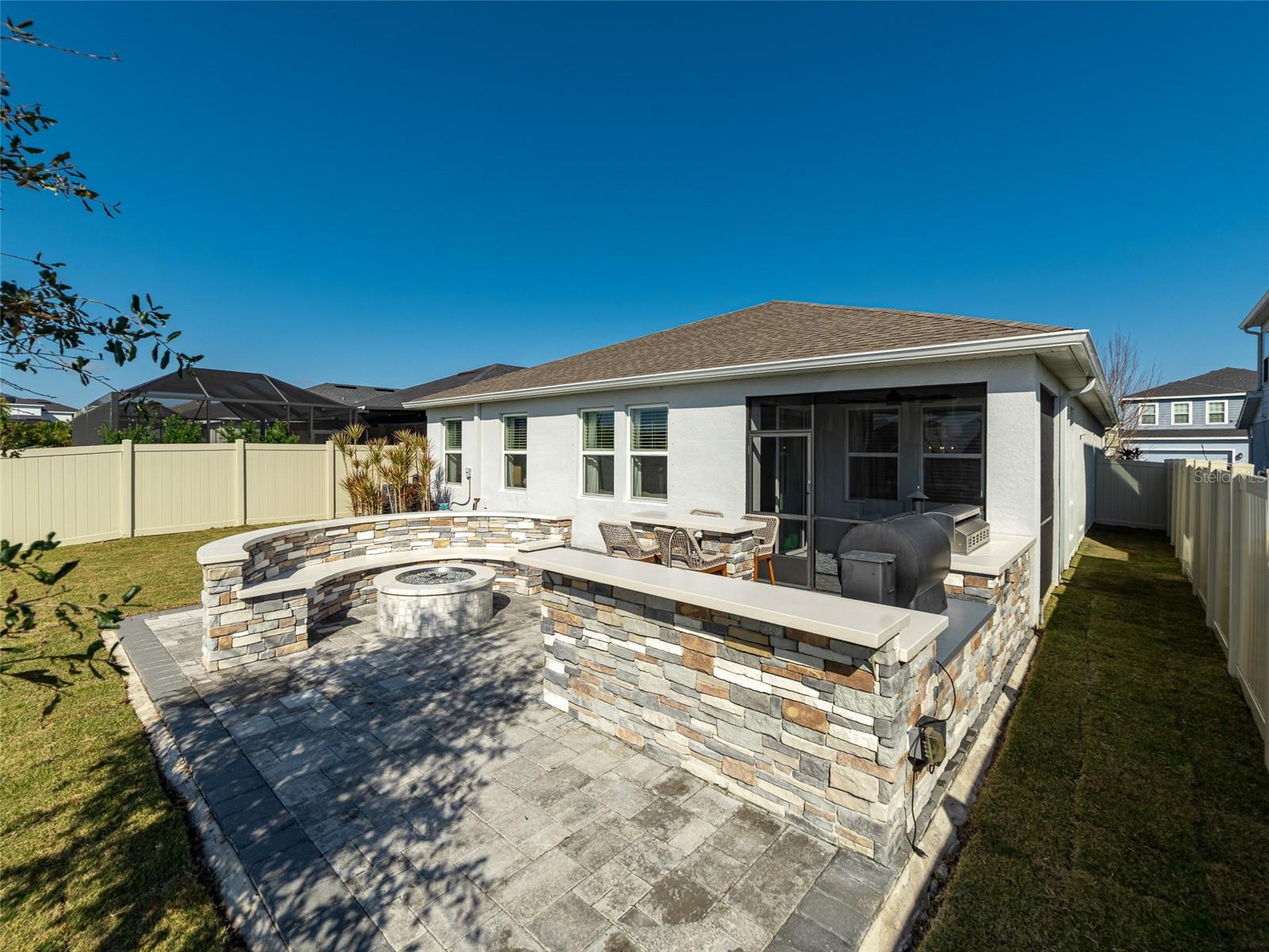 Listing photo id 1 for 11615 Cleyera Court