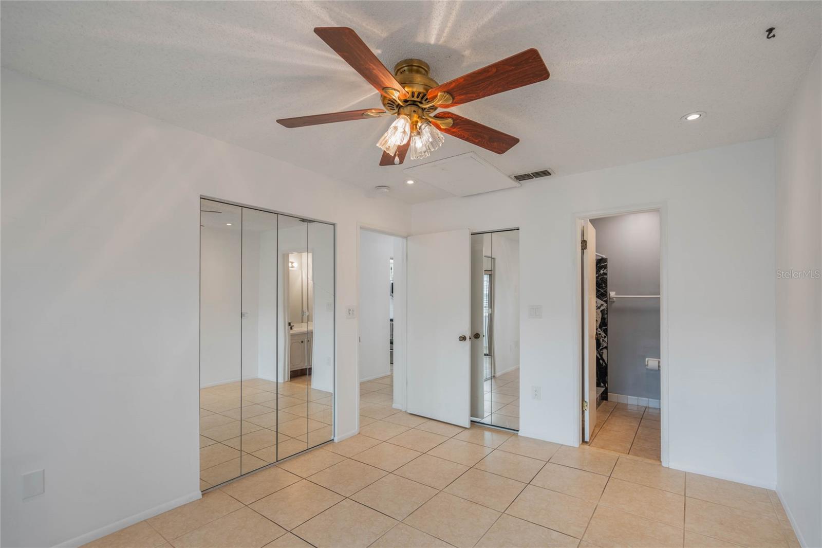 Image 23 of 45 For 5967 Terrace Park Drive N 202
