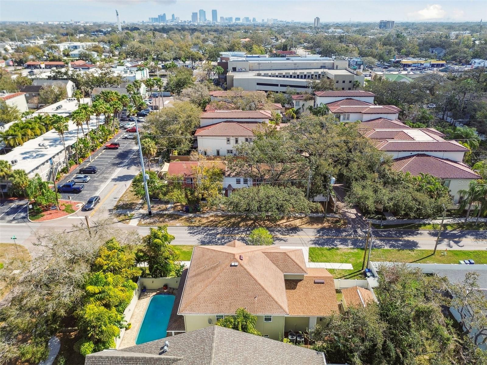 Listing photo id 71 for 3900 Platt Street