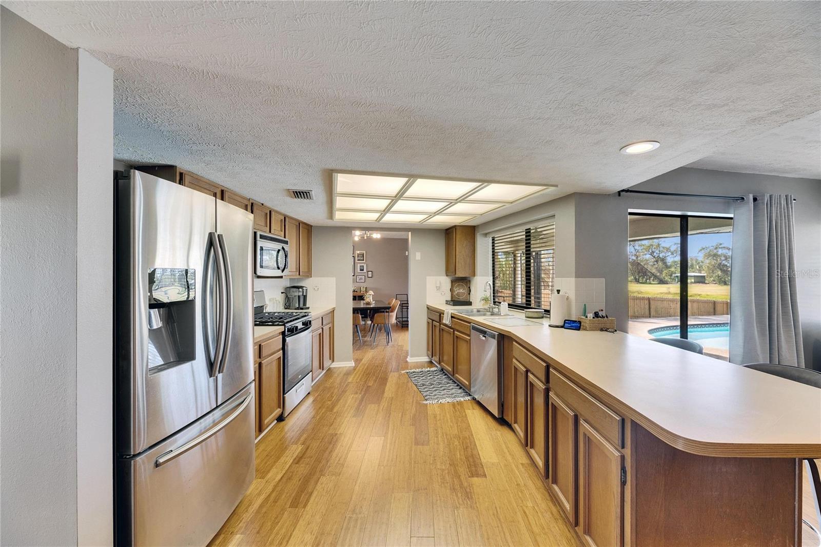 Listing photo id 24 for 811 Eagle Lane
