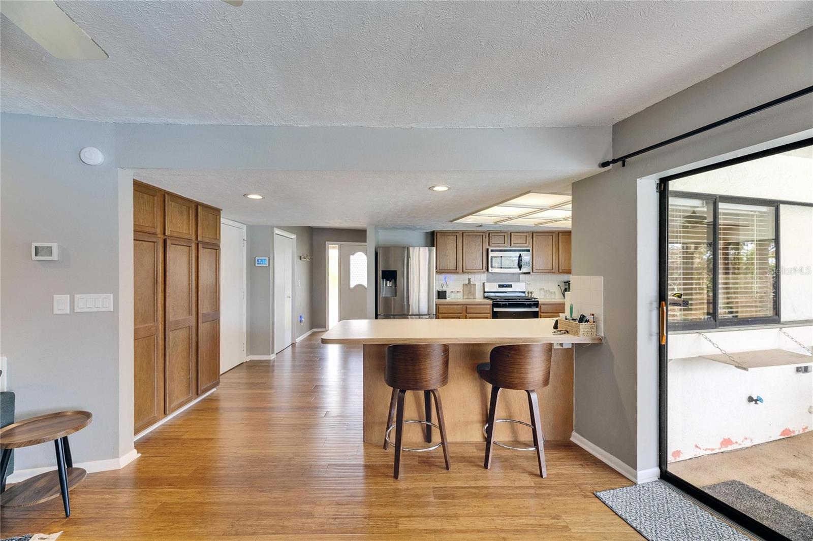 Listing photo id 30 for 811 Eagle Lane