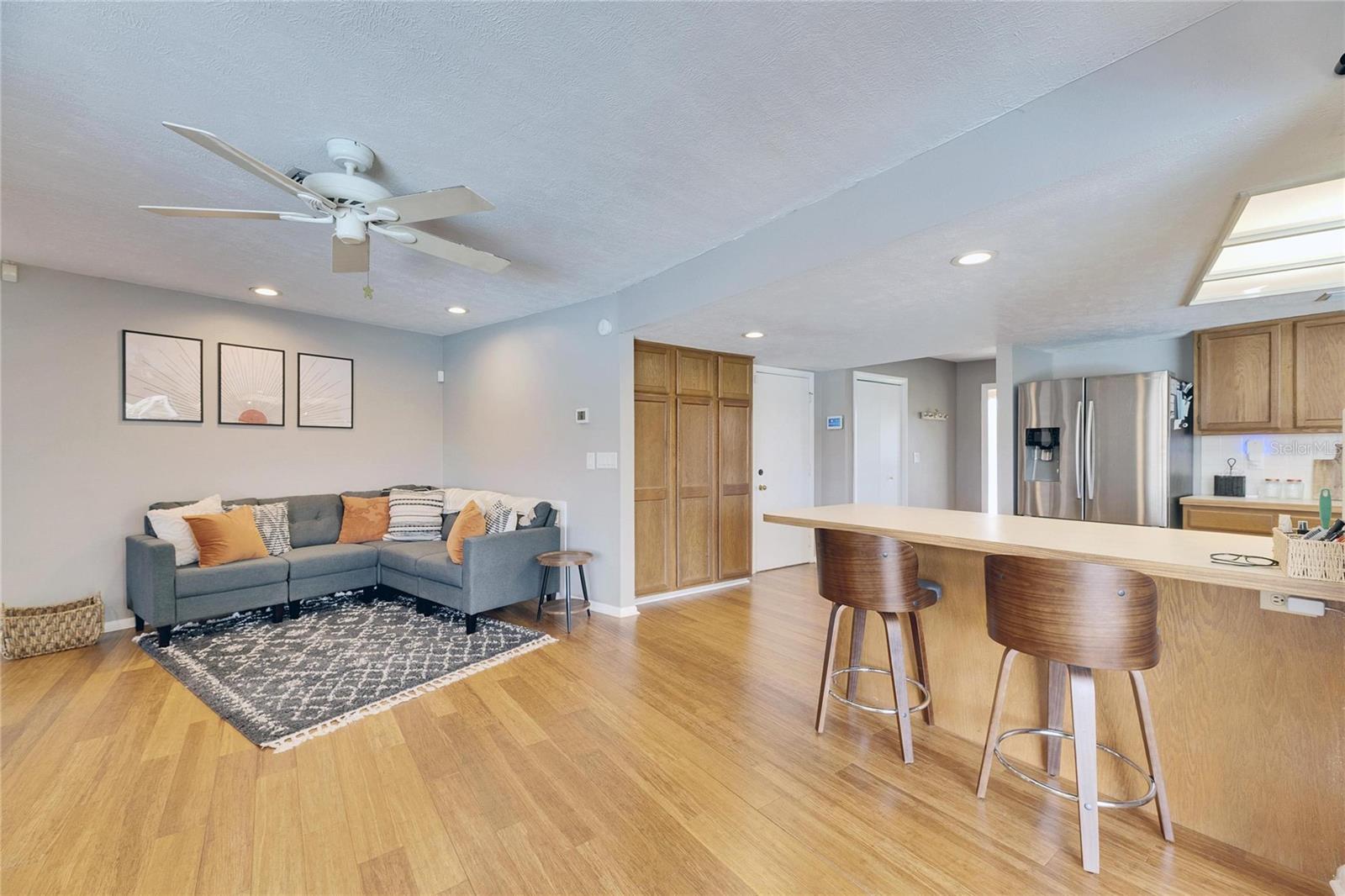 Listing photo id 32 for 811 Eagle Lane