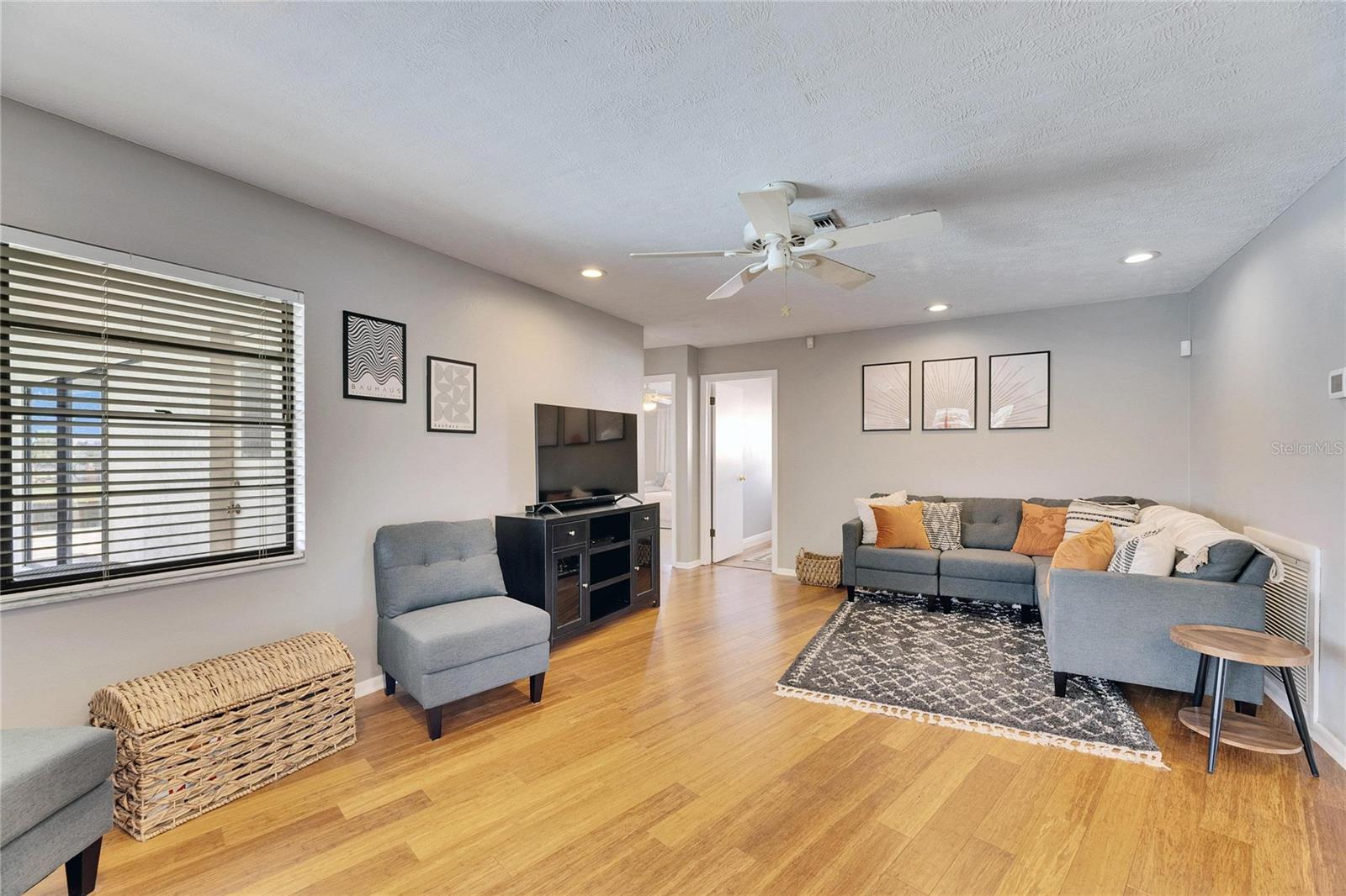 Listing photo id 33 for 811 Eagle Lane