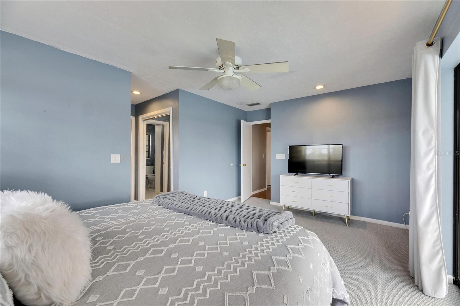Listing photo id 39 for 811 Eagle Lane
