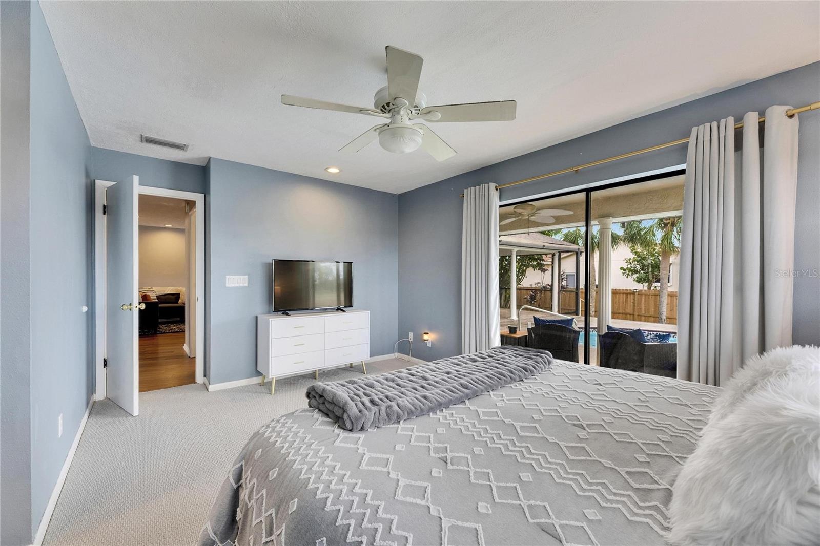Listing photo id 40 for 811 Eagle Lane
