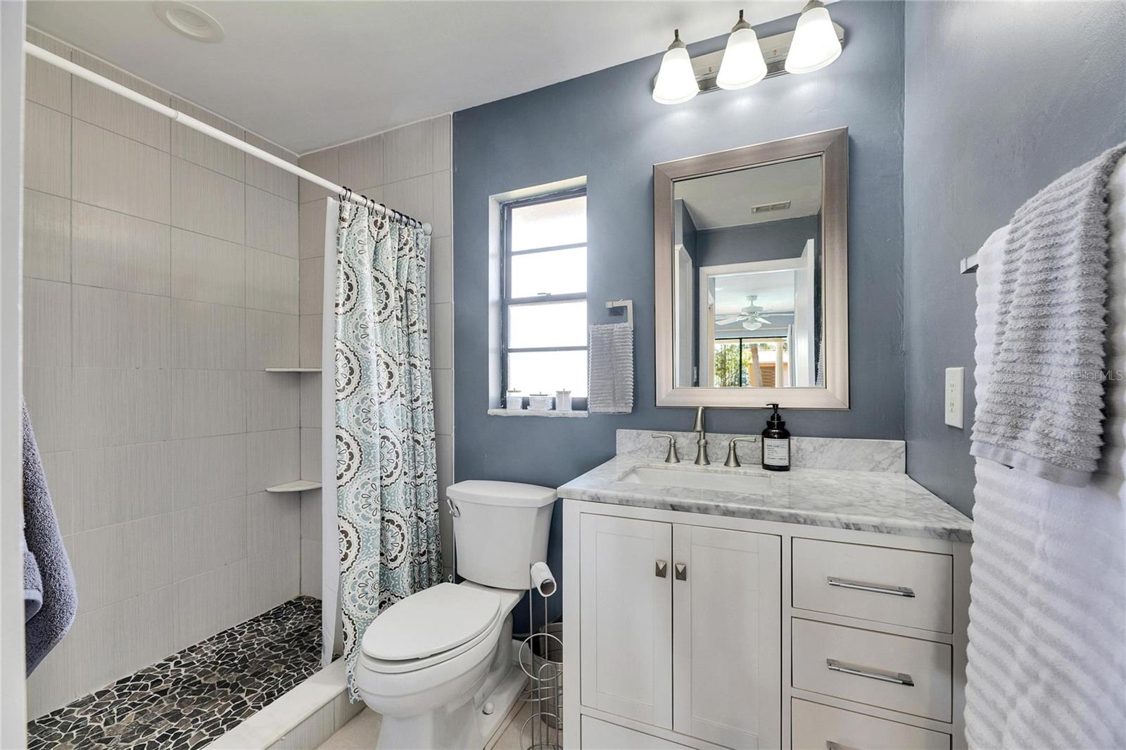 Listing photo id 42 for 811 Eagle Lane