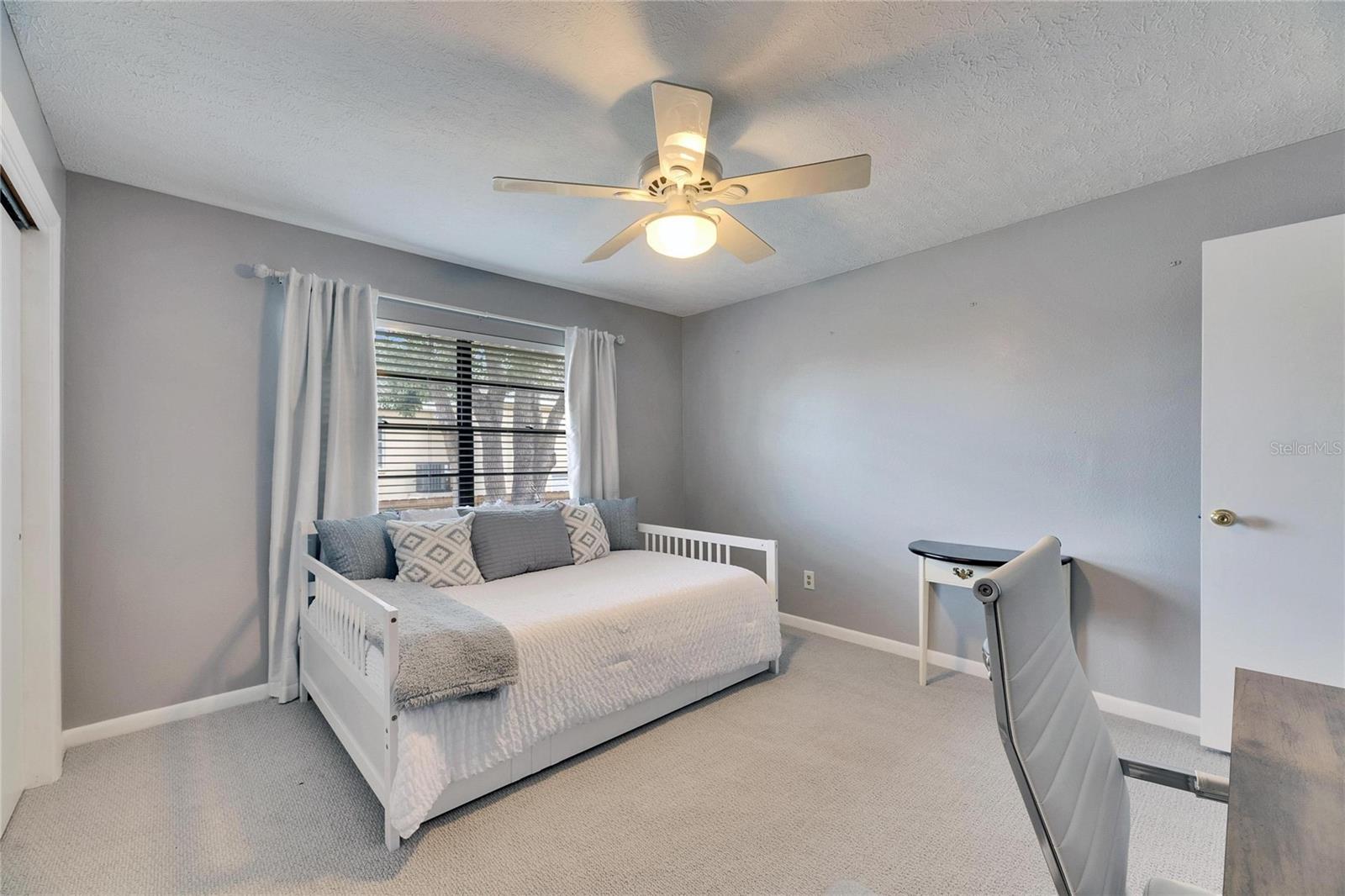 Listing photo id 44 for 811 Eagle Lane