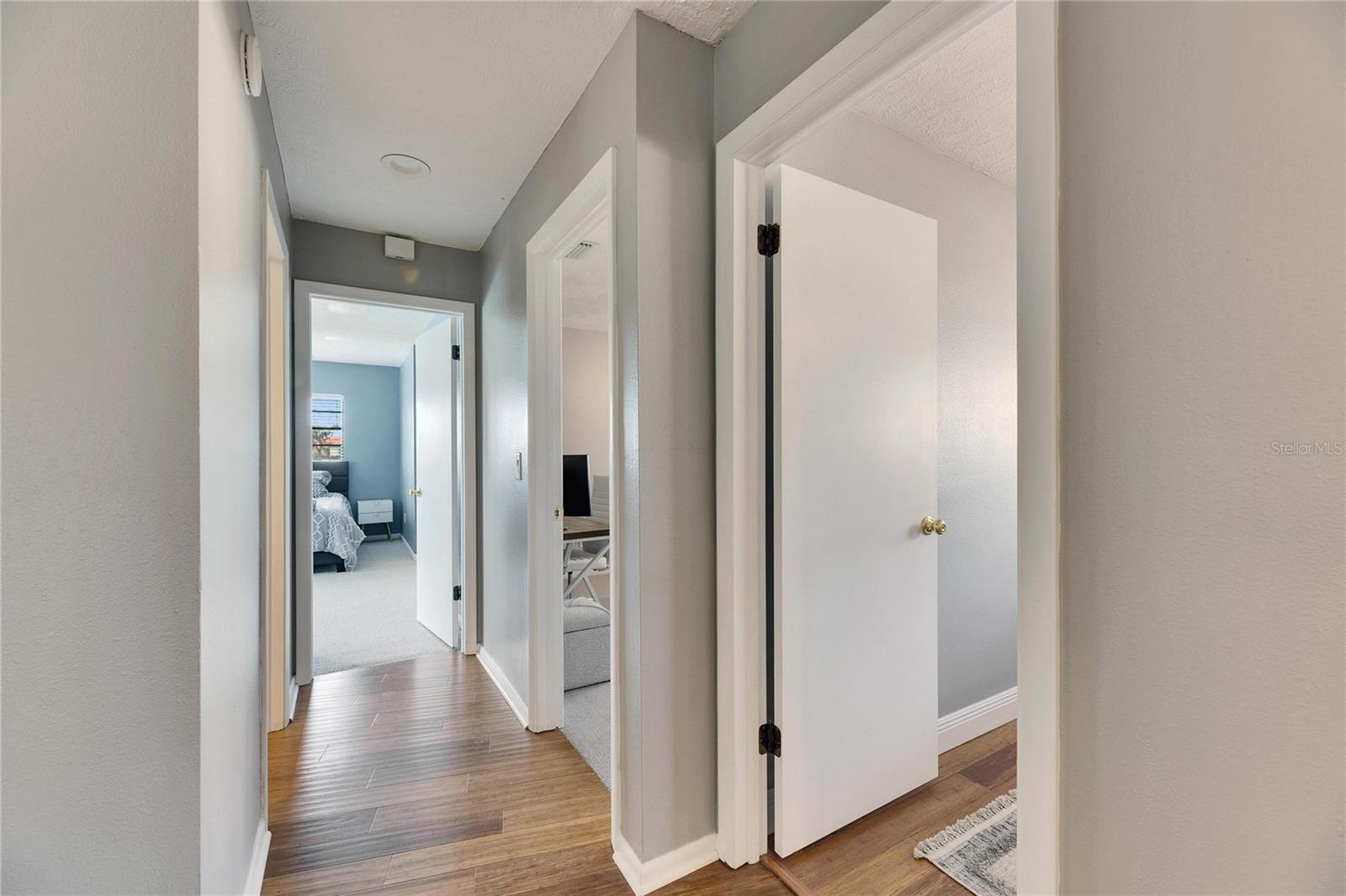 Listing photo id 47 for 811 Eagle Lane