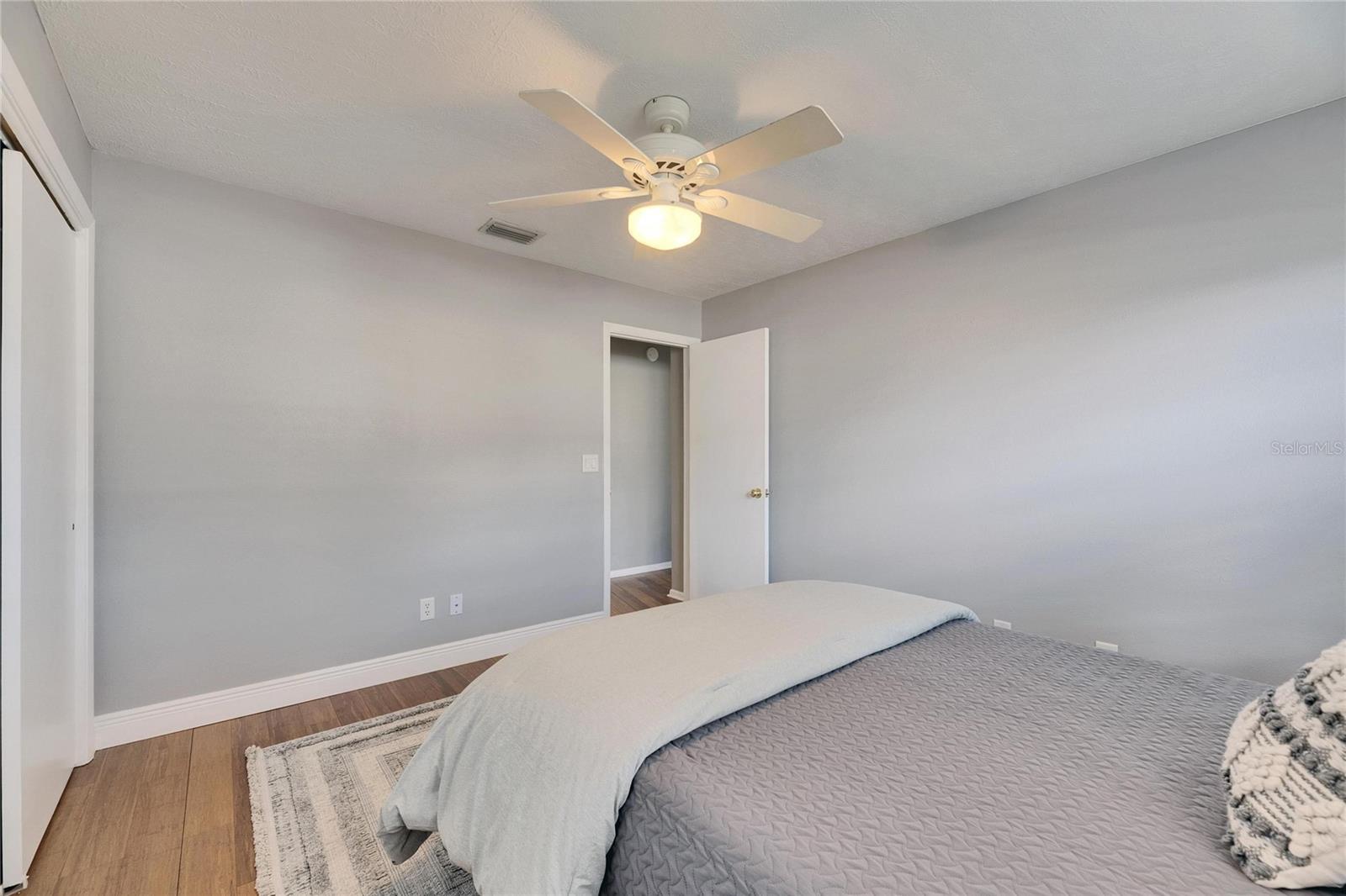 Listing photo id 48 for 811 Eagle Lane