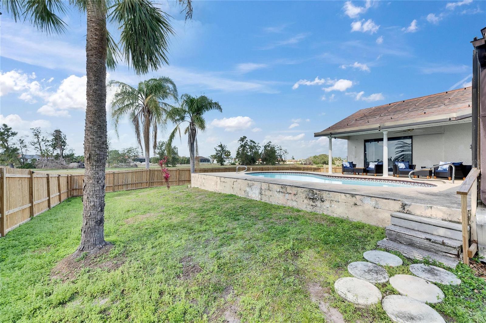 Listing photo id 57 for 811 Eagle Lane