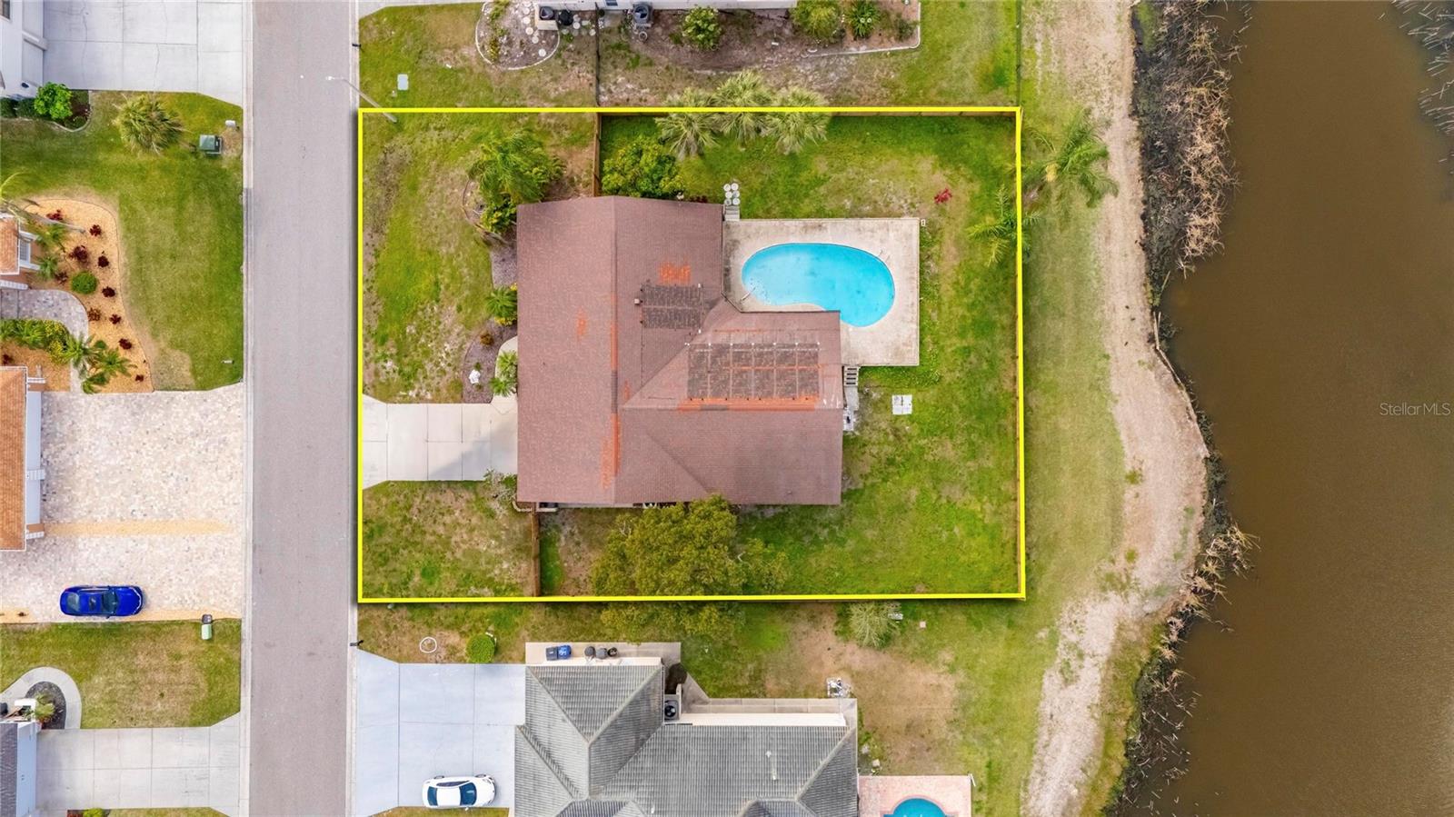 Listing photo id 4 for 811 Eagle Lane