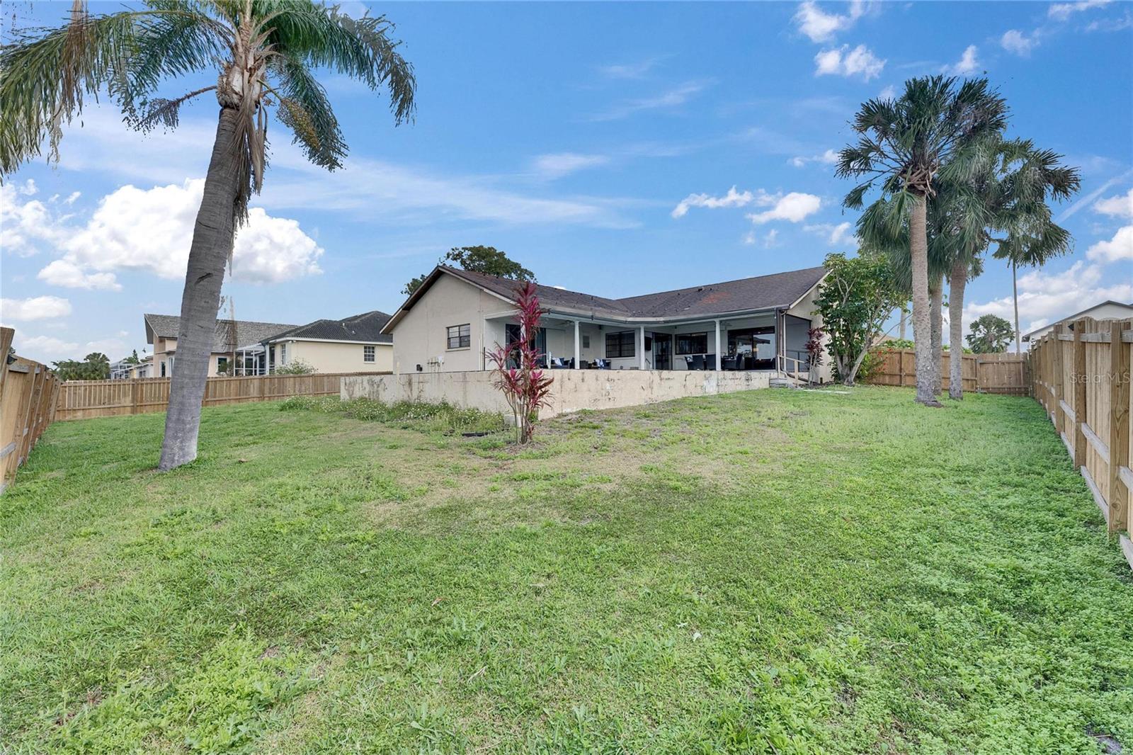 Listing photo id 58 for 811 Eagle Lane