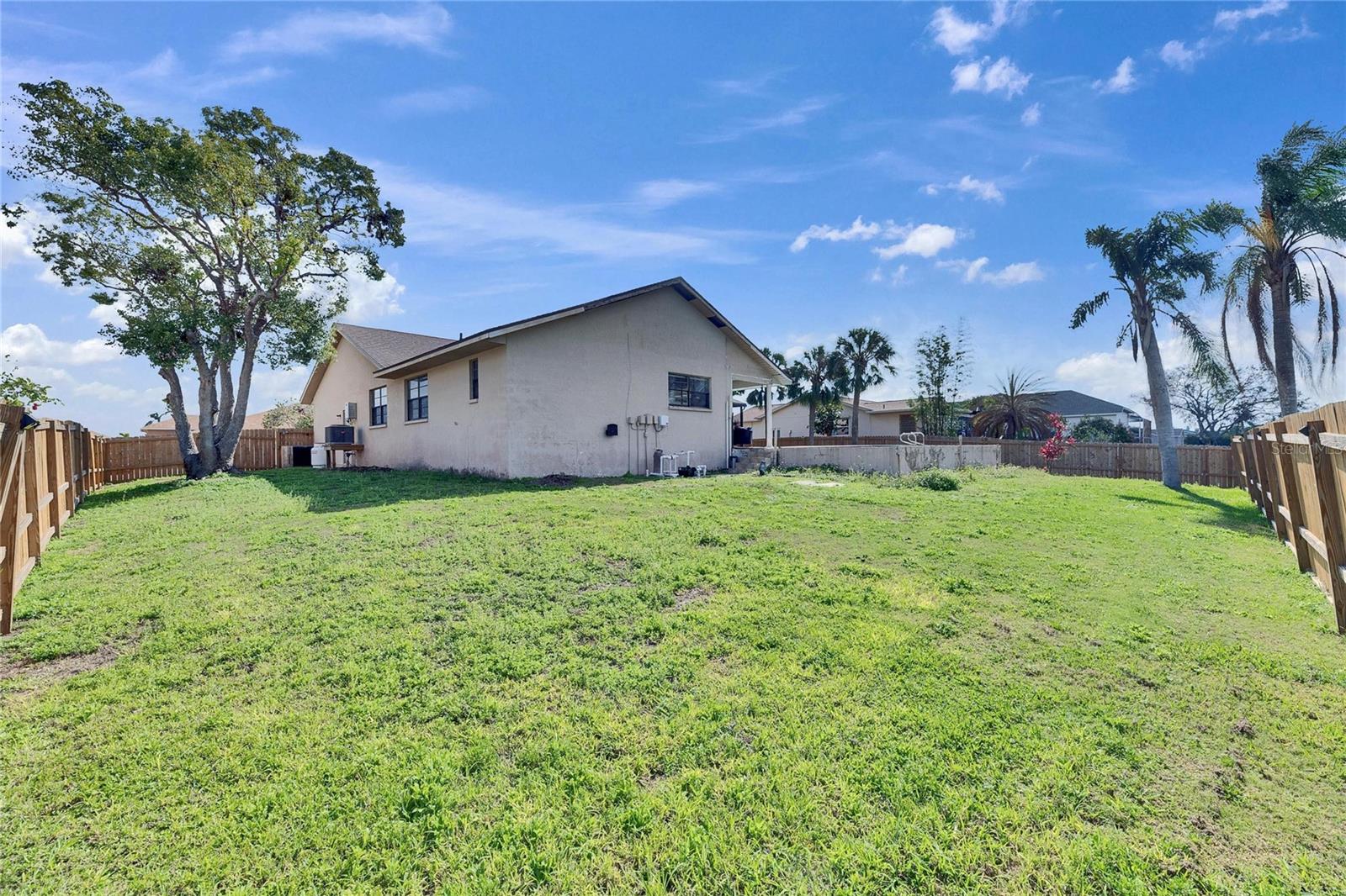 Listing photo id 59 for 811 Eagle Lane