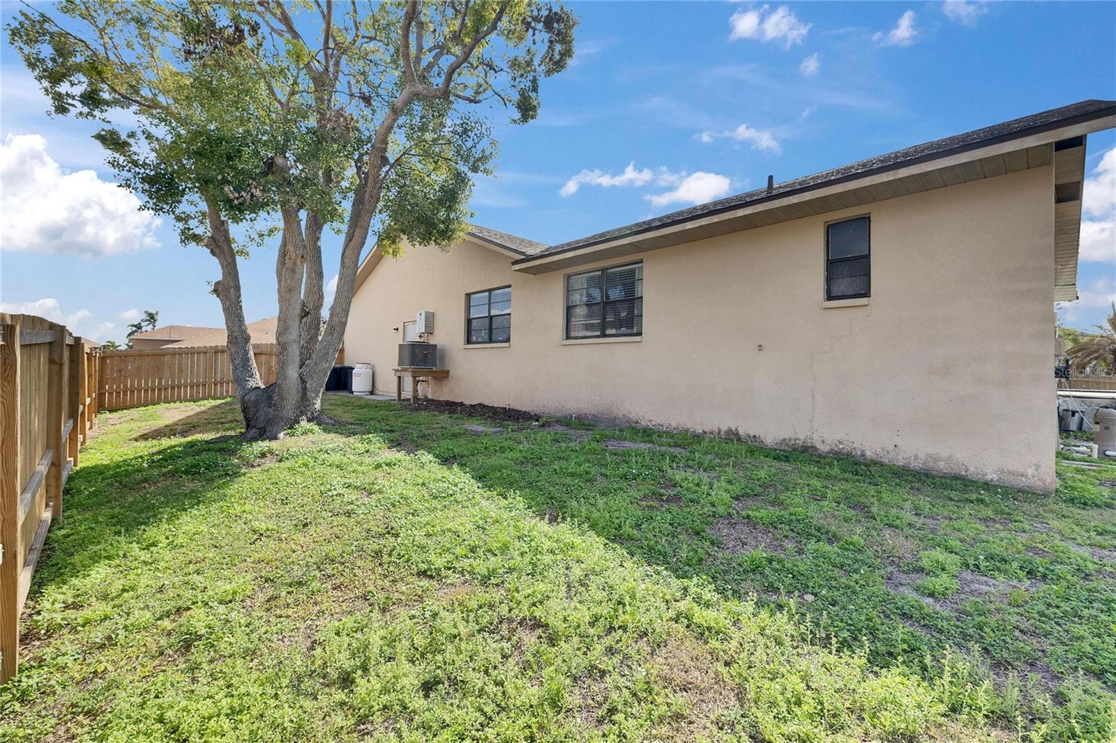 Listing photo id 61 for 811 Eagle Lane