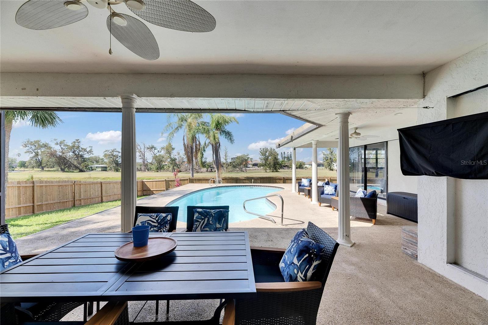 Listing photo id 68 for 811 Eagle Lane