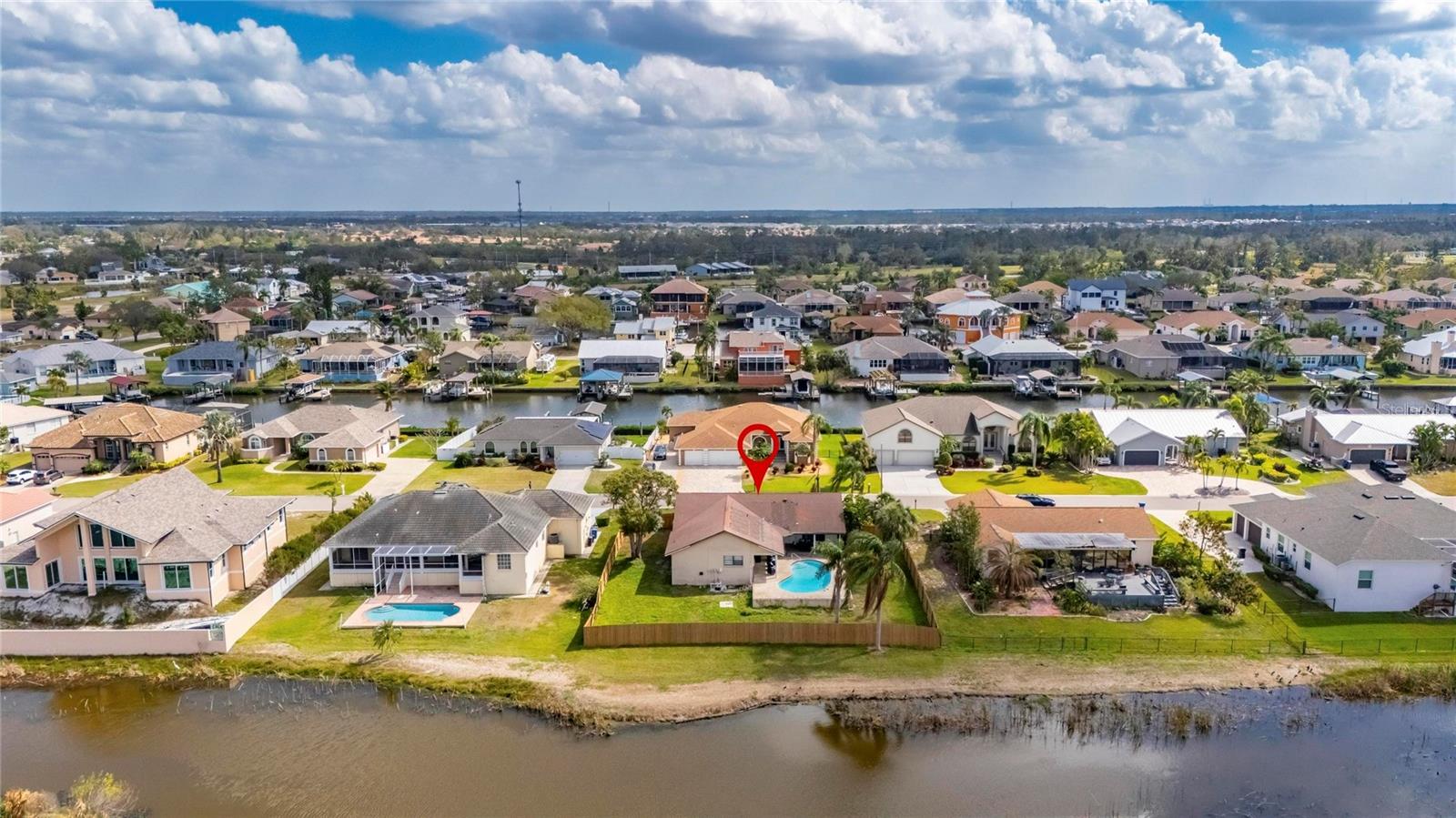 Listing photo id 6 for 811 Eagle Lane