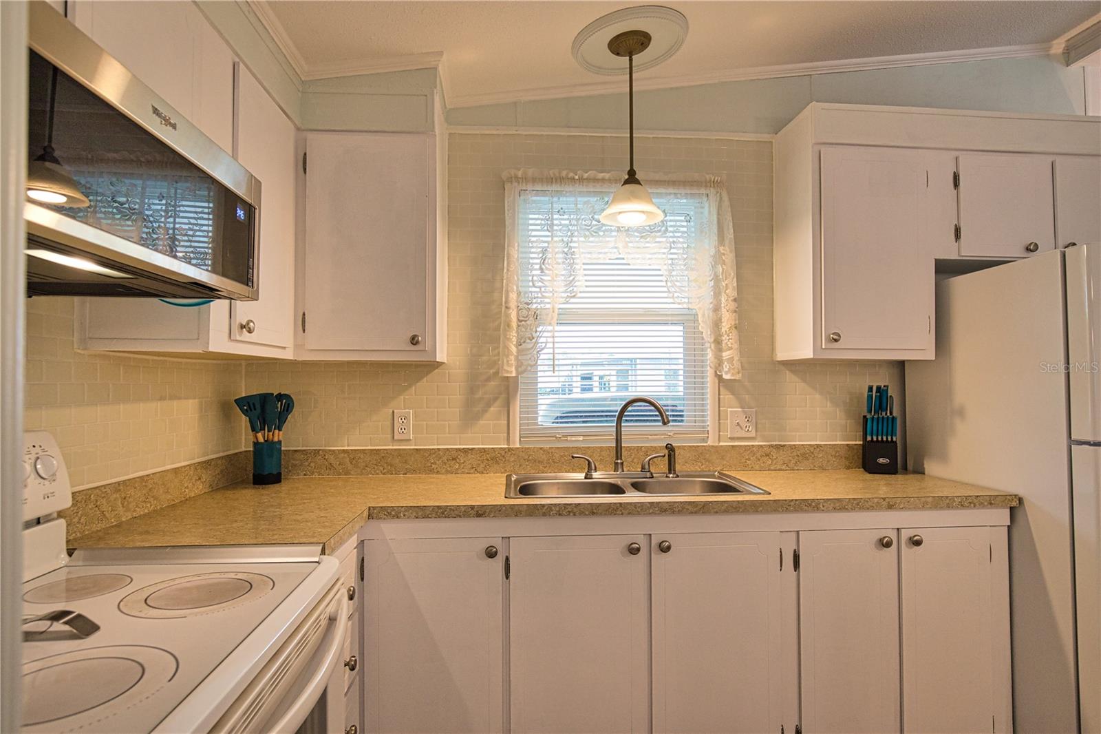 Image 13 of 97 For 618 Iglesia Drive