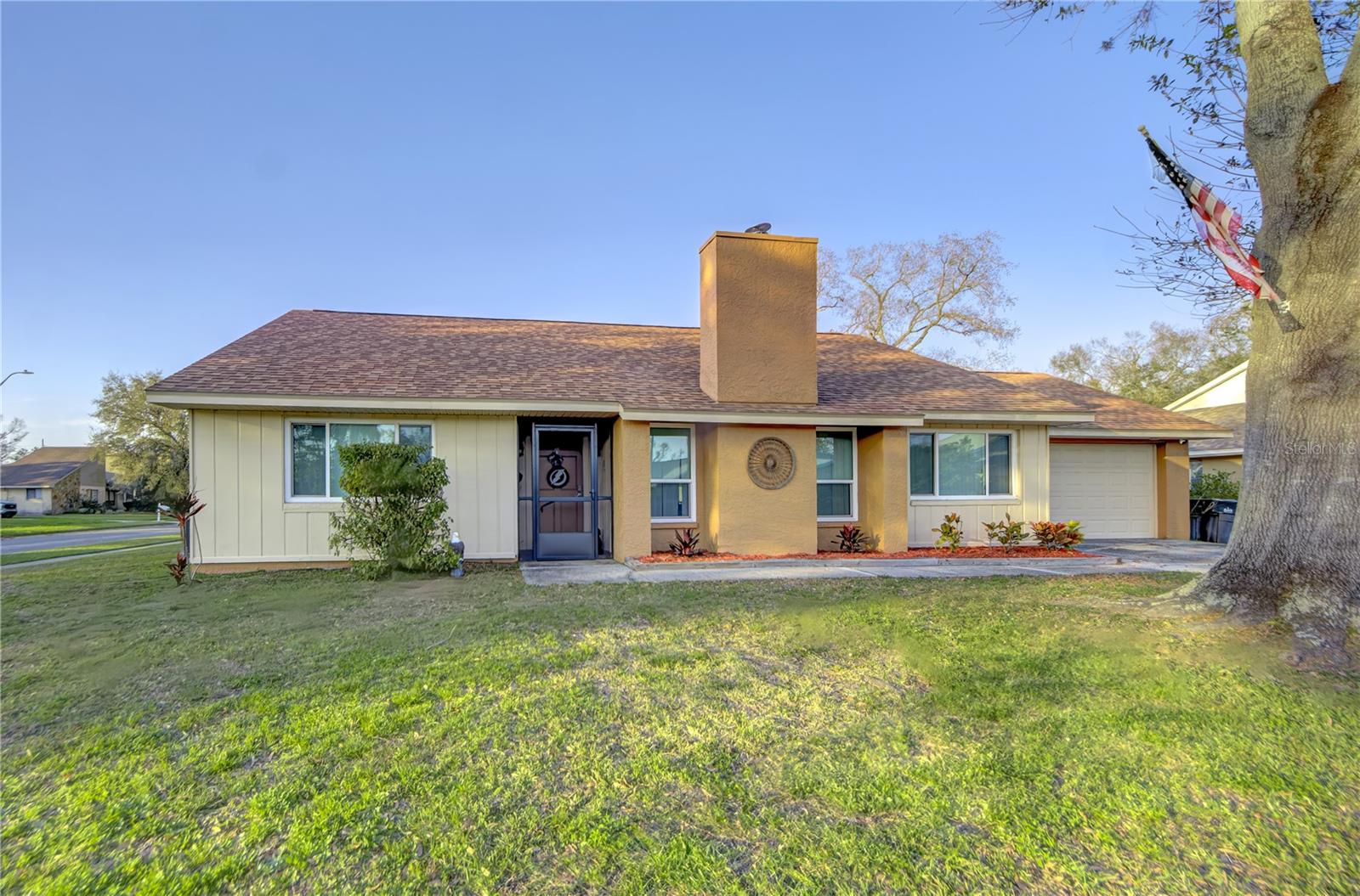 Listing photo id 1 for 3241 Cullendale Drive