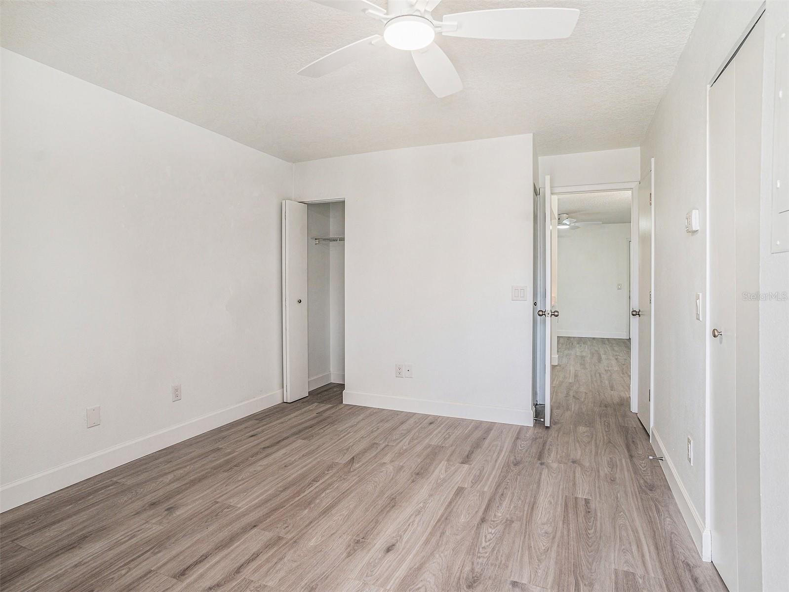 Listing photo id 15 for 4928 Gandy Boulevard G203