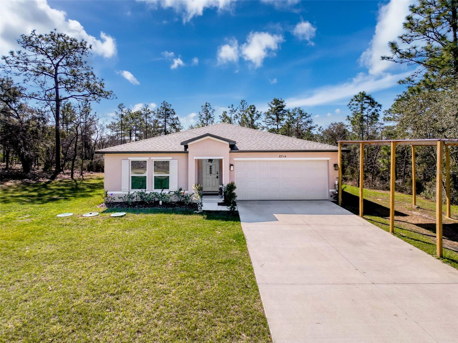 Listing photo id 0 for 6714 Darlington Drive