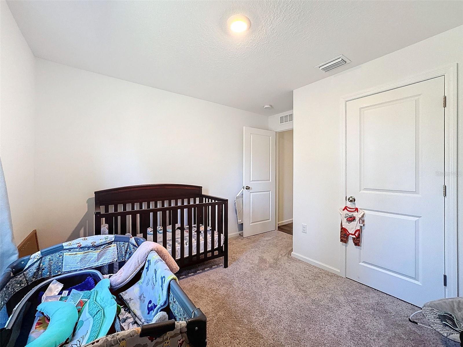 Listing photo id 19 for 6714 Darlington Drive