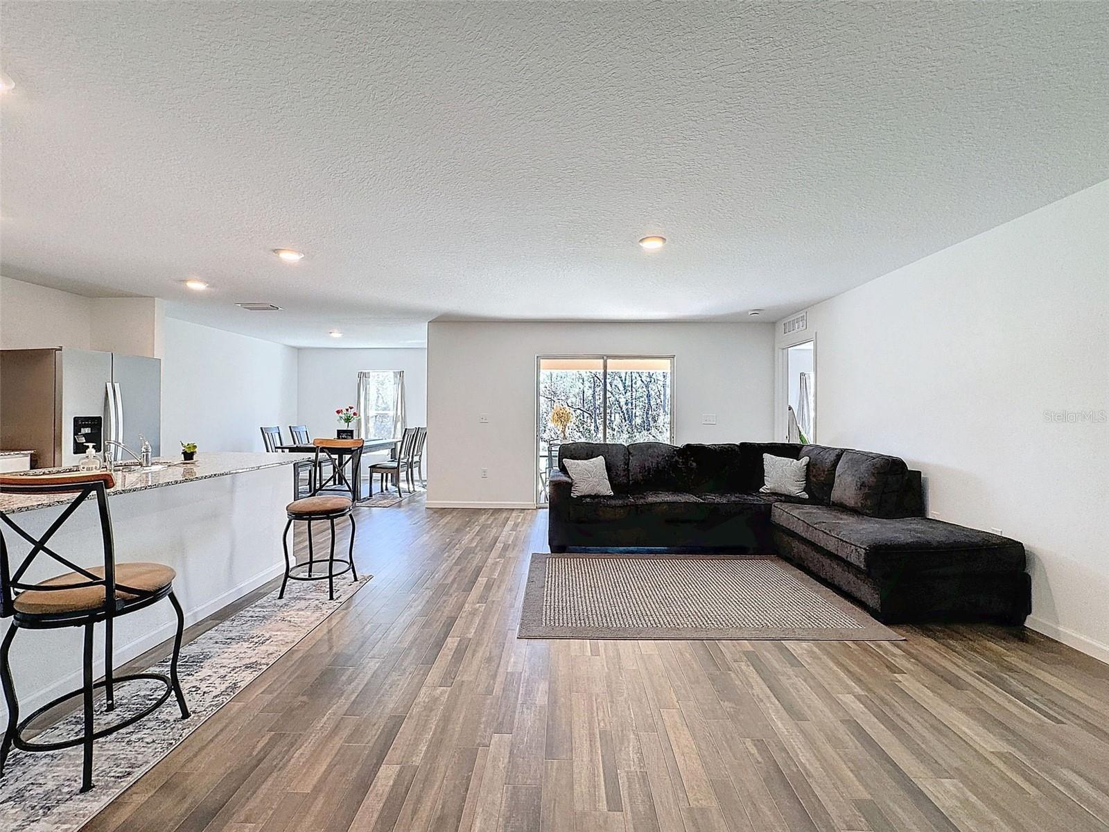 Listing photo id 22 for 6714 Darlington Drive
