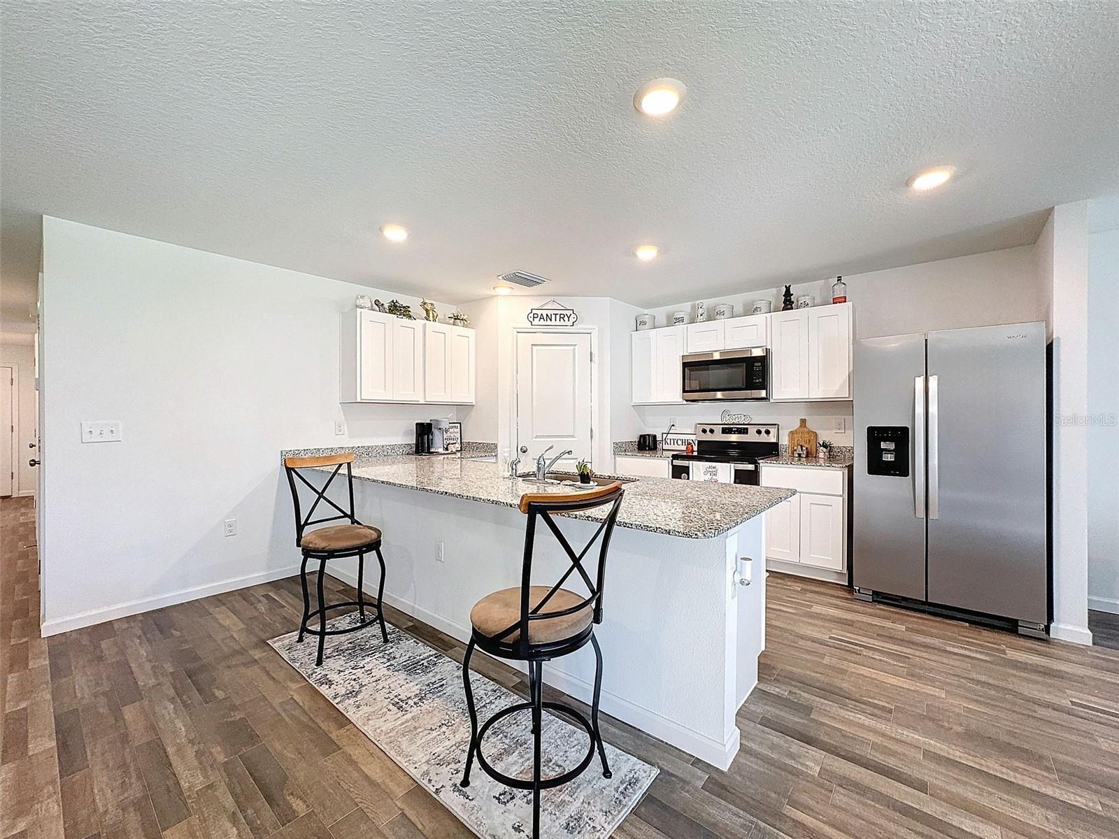 Listing photo id 30 for 6714 Darlington Drive