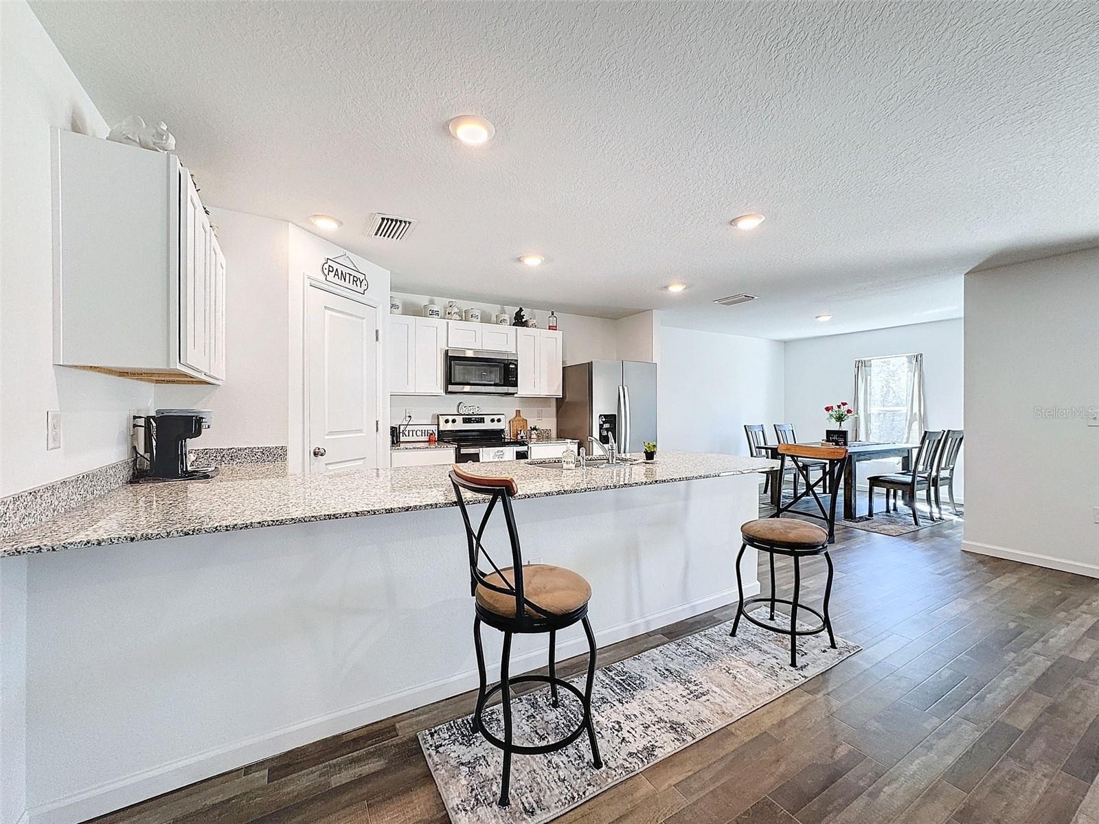 Listing photo id 31 for 6714 Darlington Drive