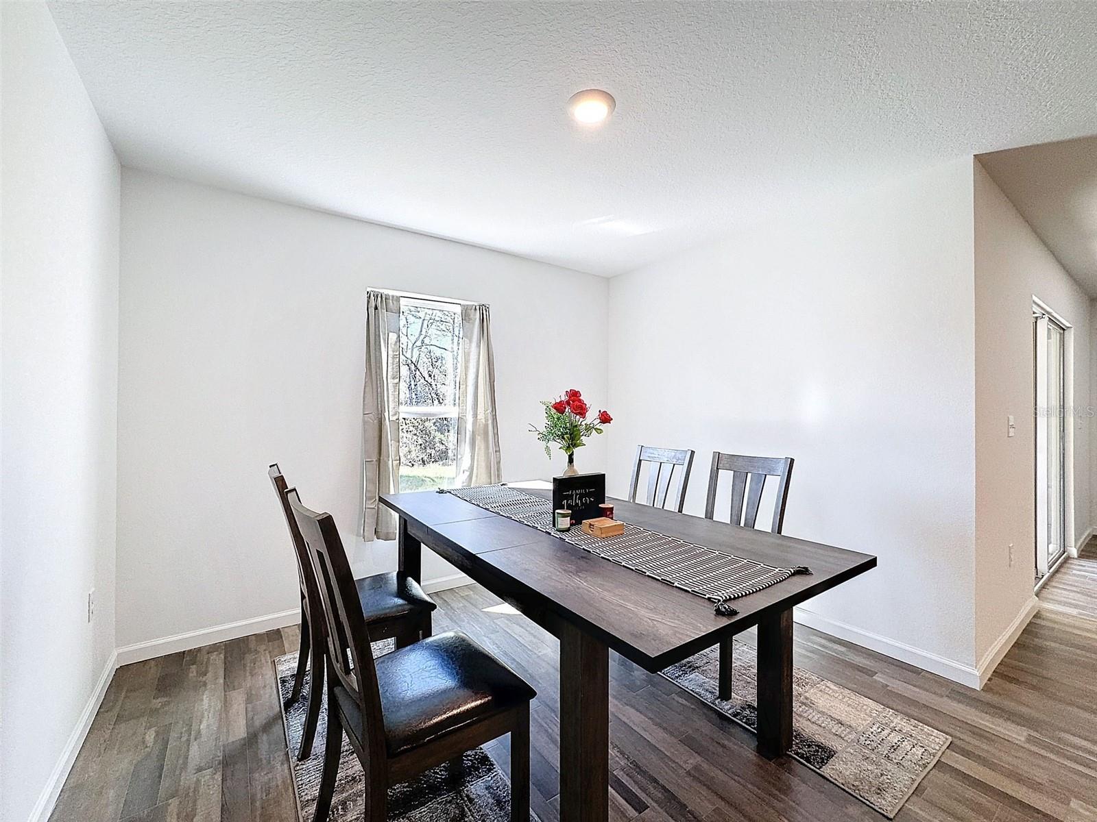 Listing photo id 32 for 6714 Darlington Drive