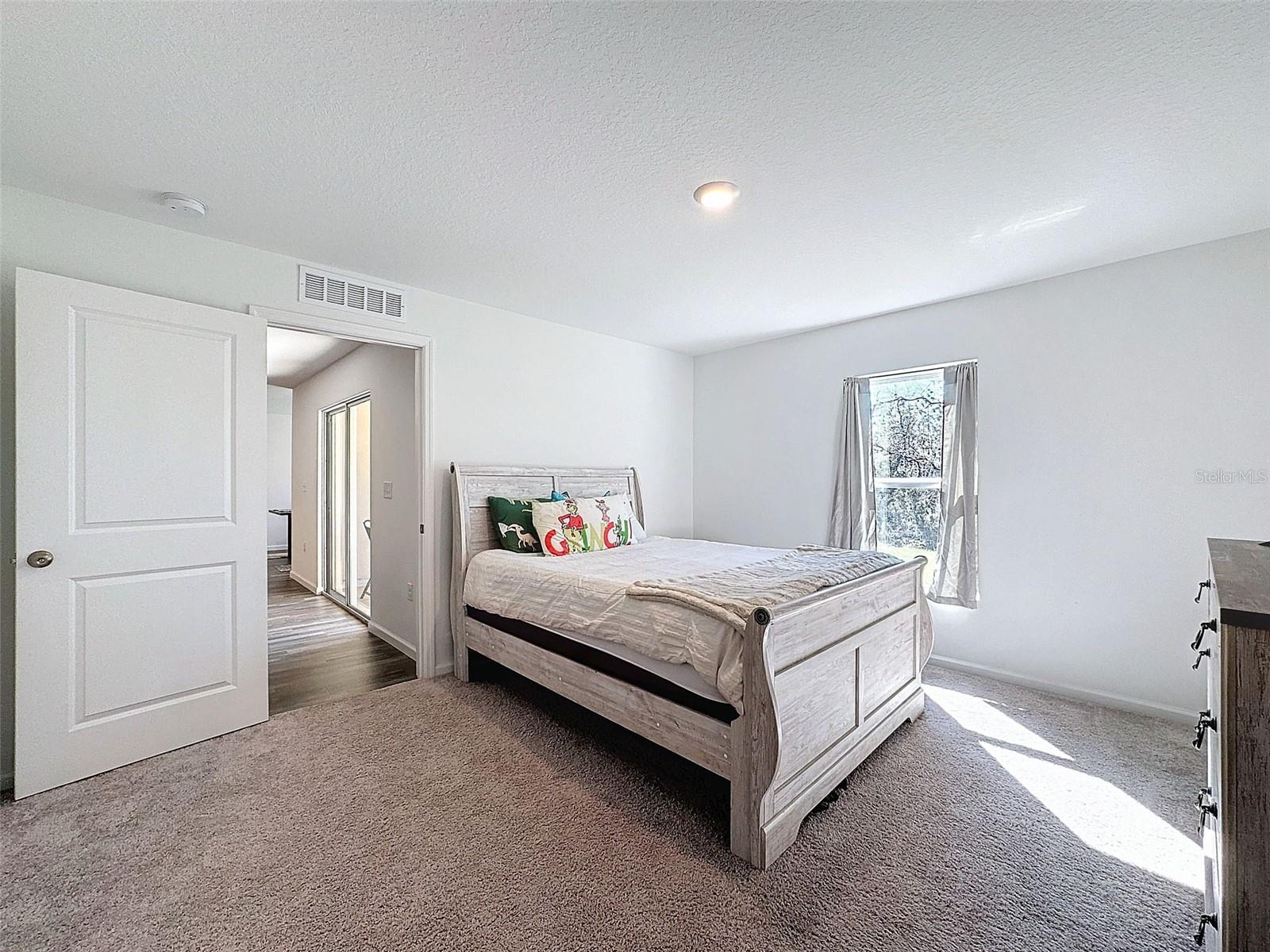 Listing photo id 34 for 6714 Darlington Drive