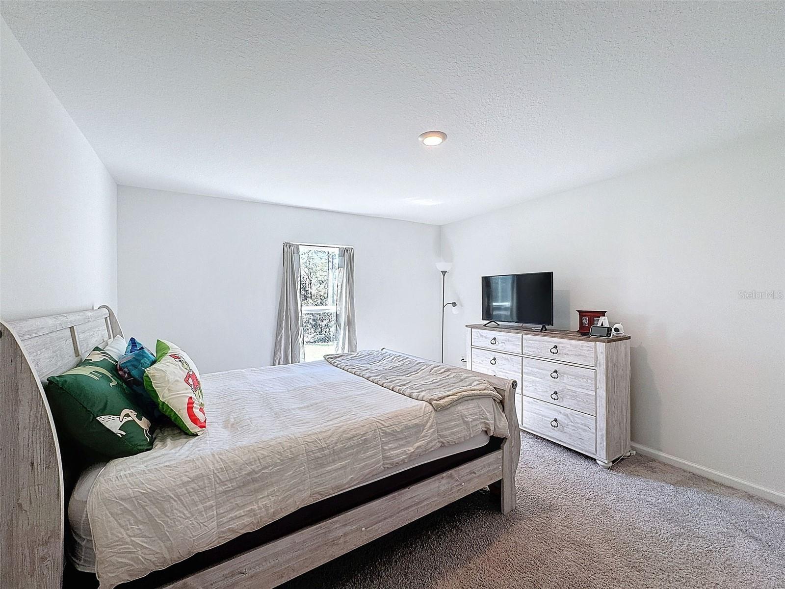 Listing photo id 36 for 6714 Darlington Drive
