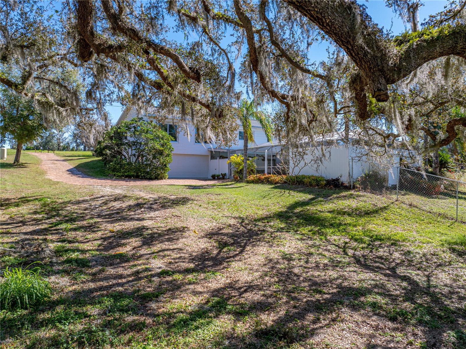 Listing photo id 62 for 10925 Fort King Road