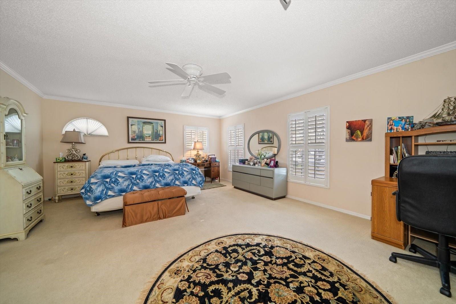 Listing photo id 9 for 2102 Fore Circle