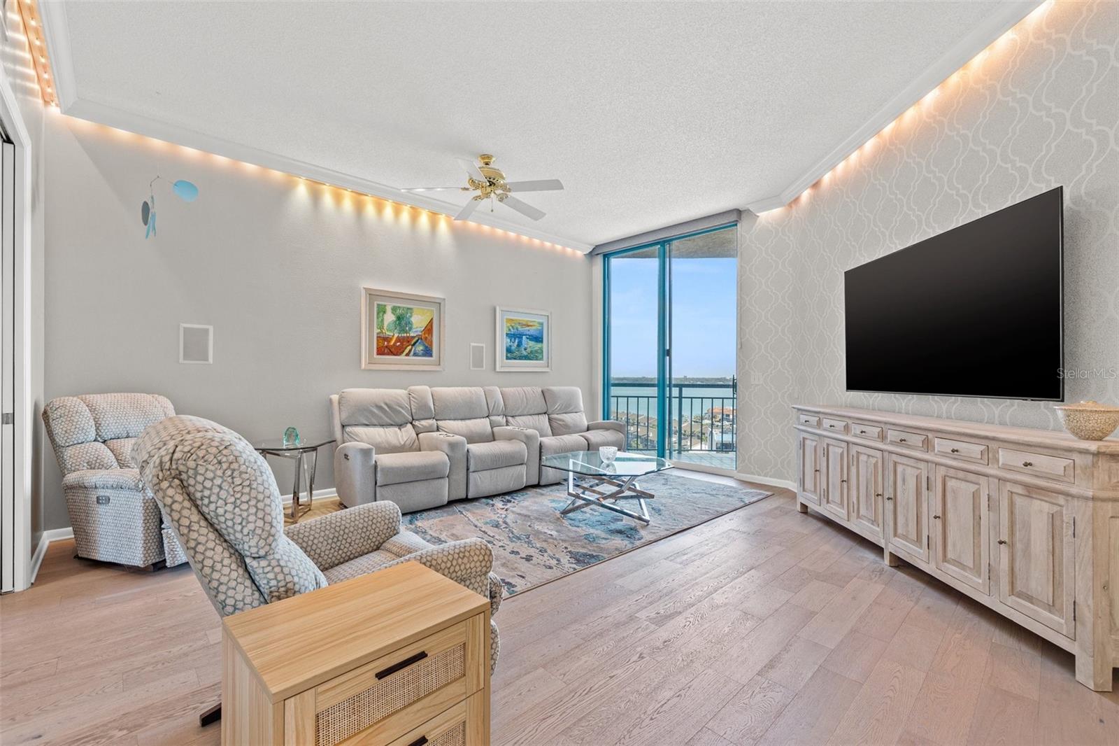 Image 11 of 45 For 1560 Gulf Boulevard 1202