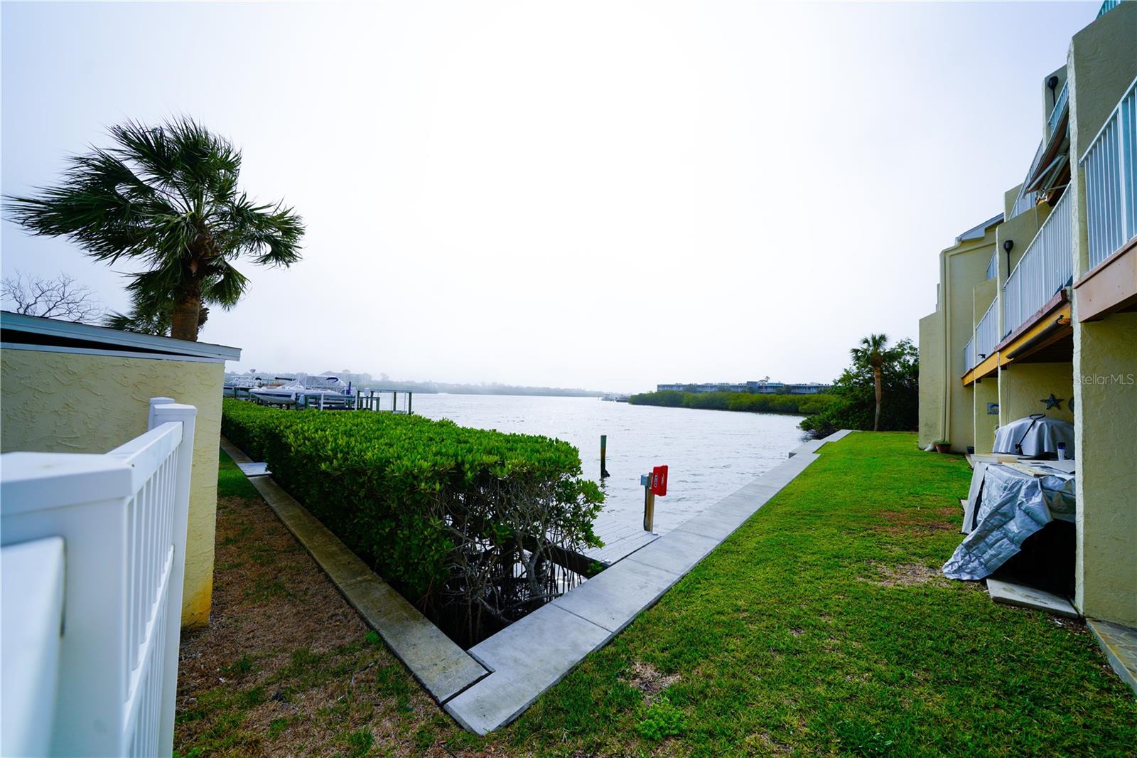 Listing photo id 2 for 19651 Gulf Boulevard A11