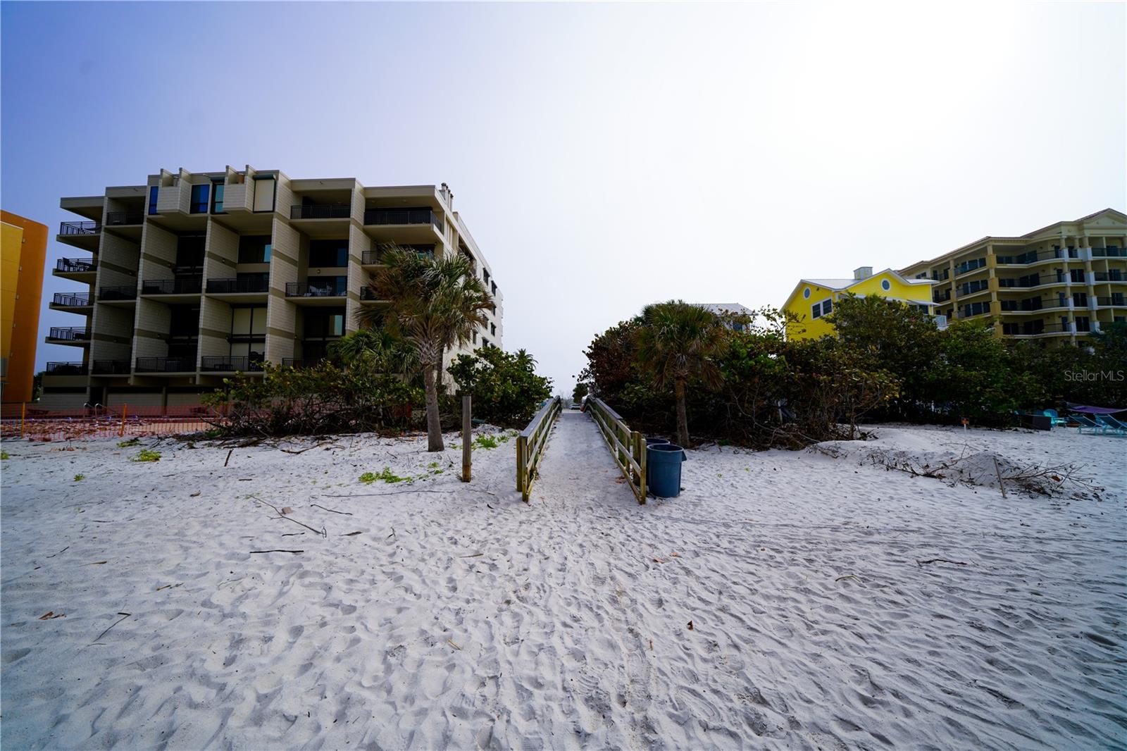 Listing photo id 58 for 19651 Gulf Boulevard A11