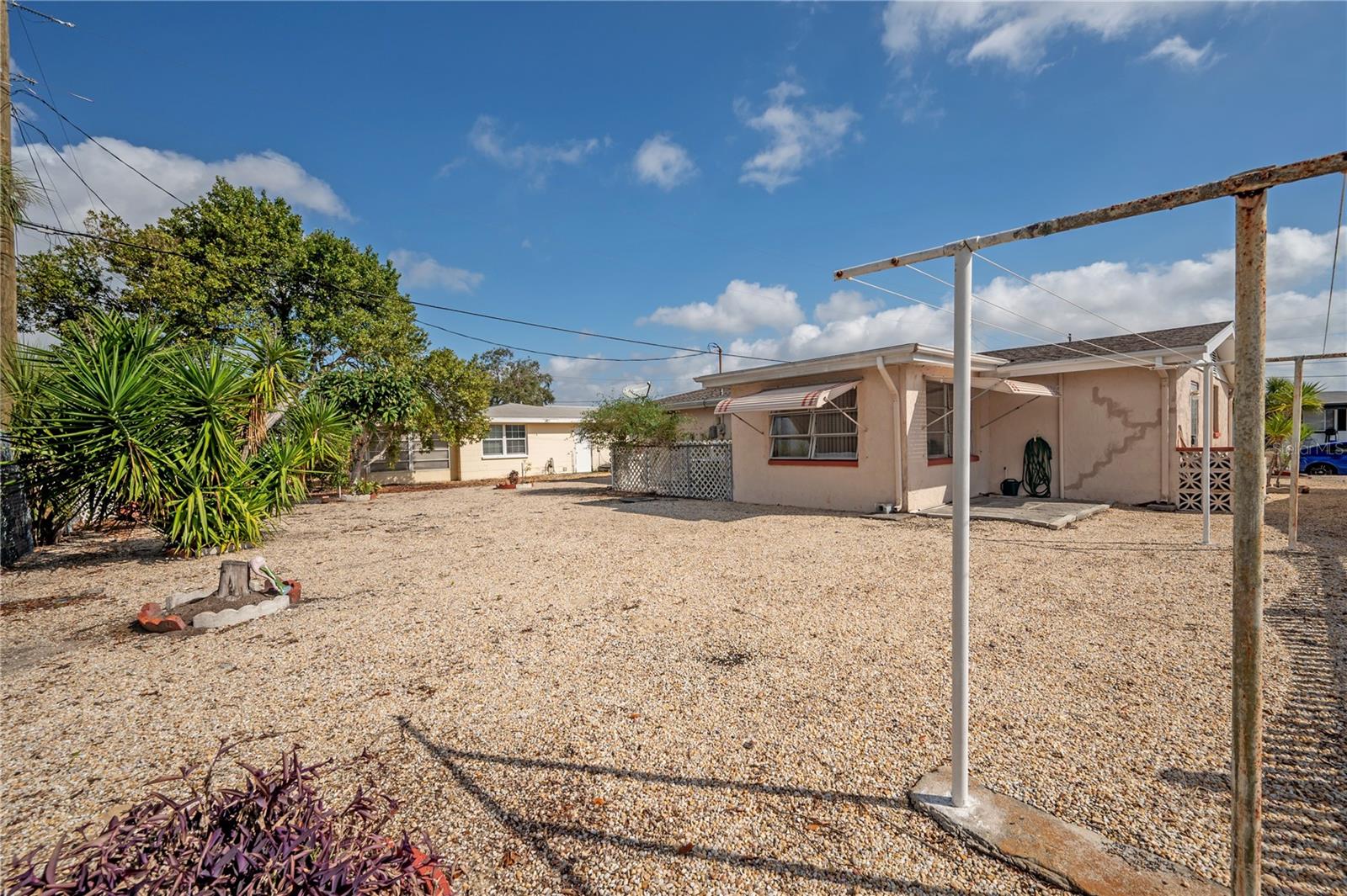 Listing photo id 24 for 1133 Powersong Street