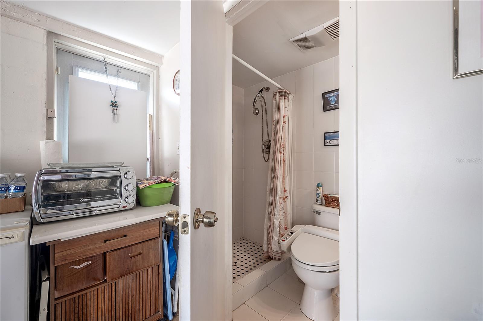 Listing photo id 27 for 1133 Powersong Street