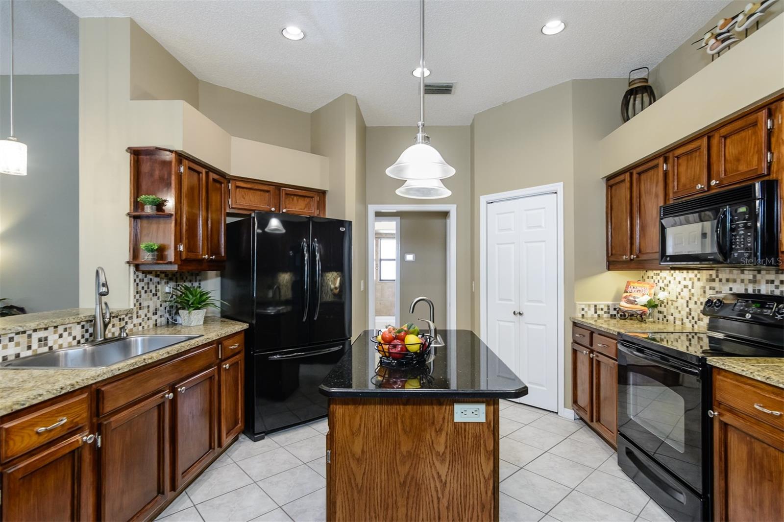 Listing photo id 21 for 2966 Eagle Estates Circle W