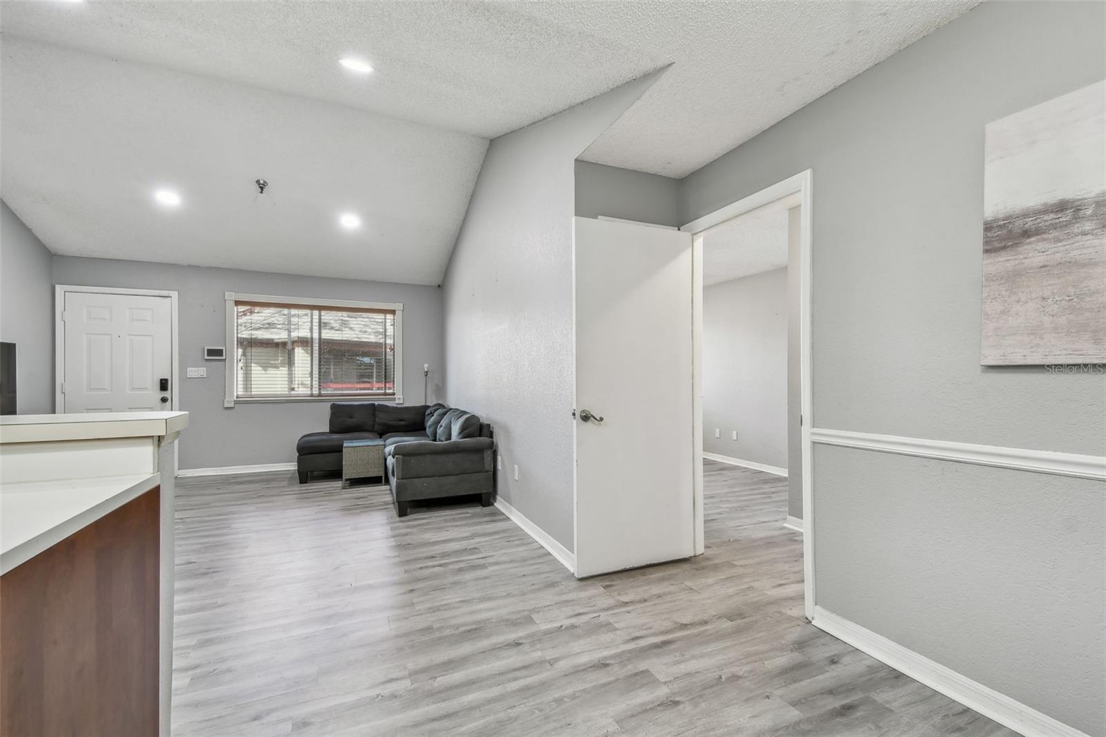 Image 13 of 46 For 10263 Gandy Boulevard N 2014