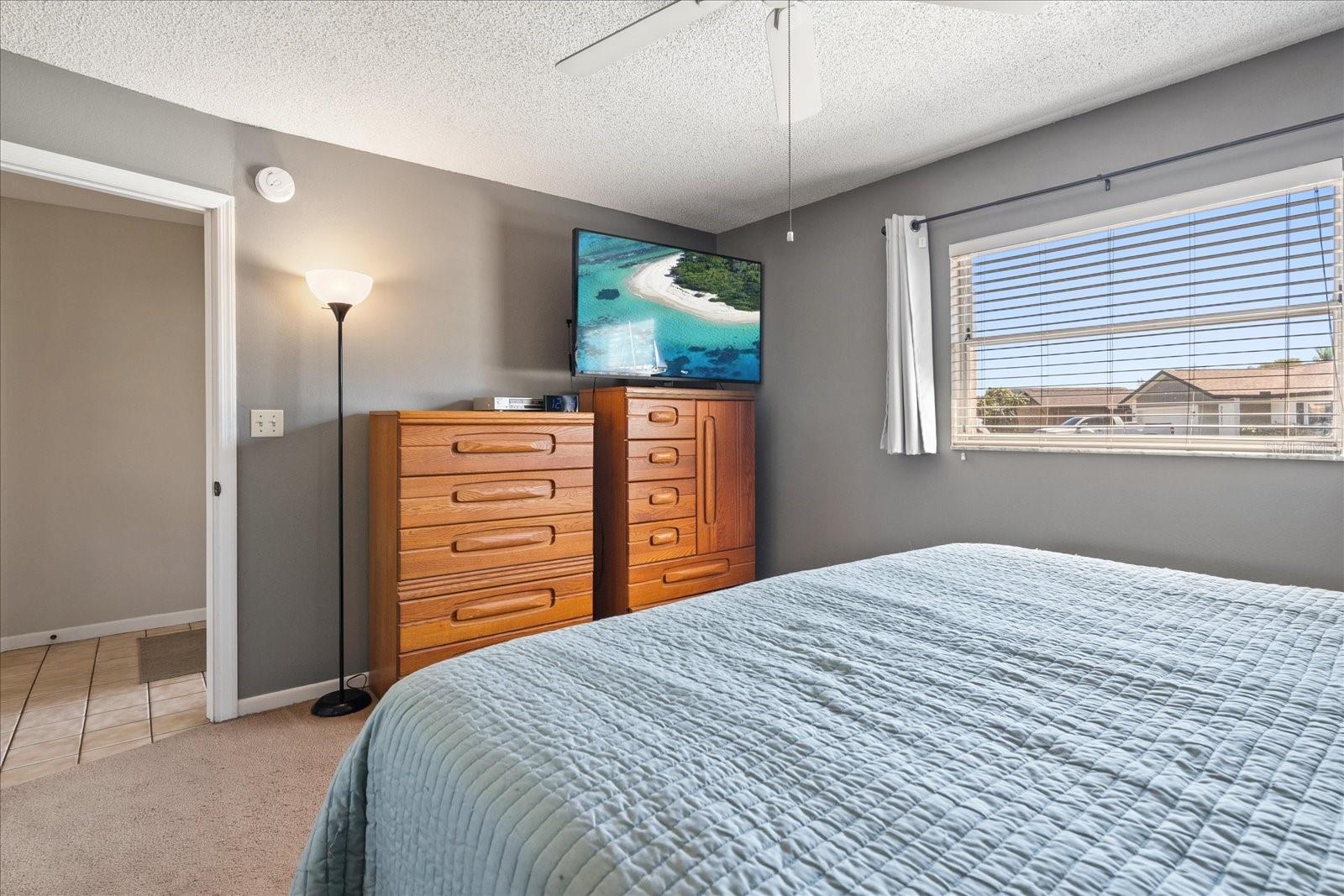 Listing photo id 17 for 7437 118th Drive