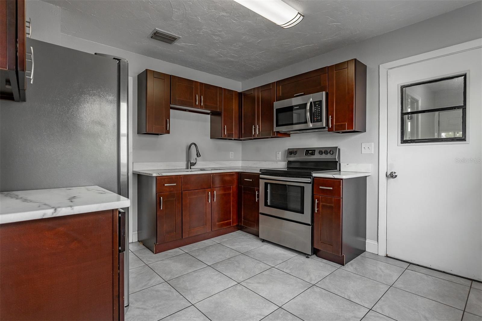 Image 13 of 41 For 2454 15th Avenue N